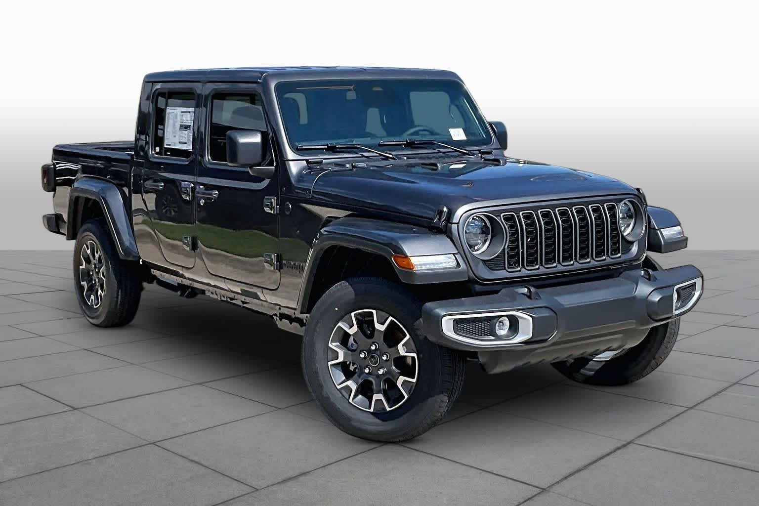 New 2026 Granite Crystal Metallic Clear-Coat Exterior Paint Jeep Sahara image 3