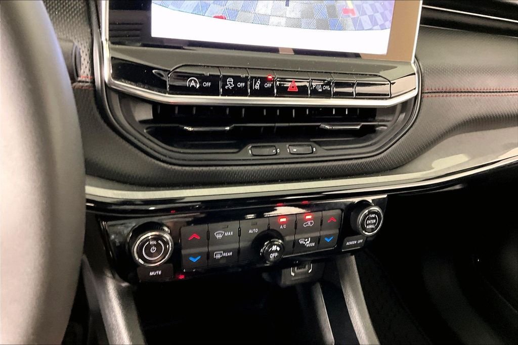 Used 2024 Bright White Clearcoat Jeep Trailhawk image 14