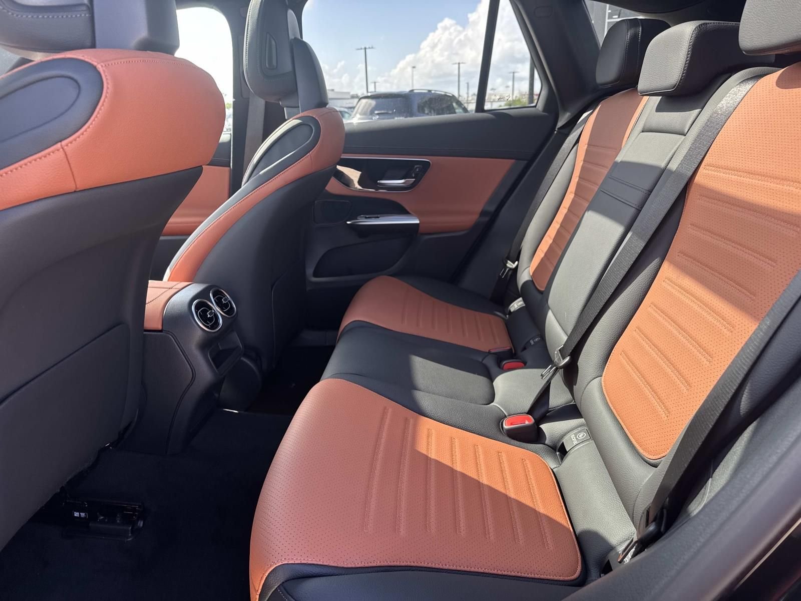 New 2026 Black Mercedes-Benz GLC 300 image 7