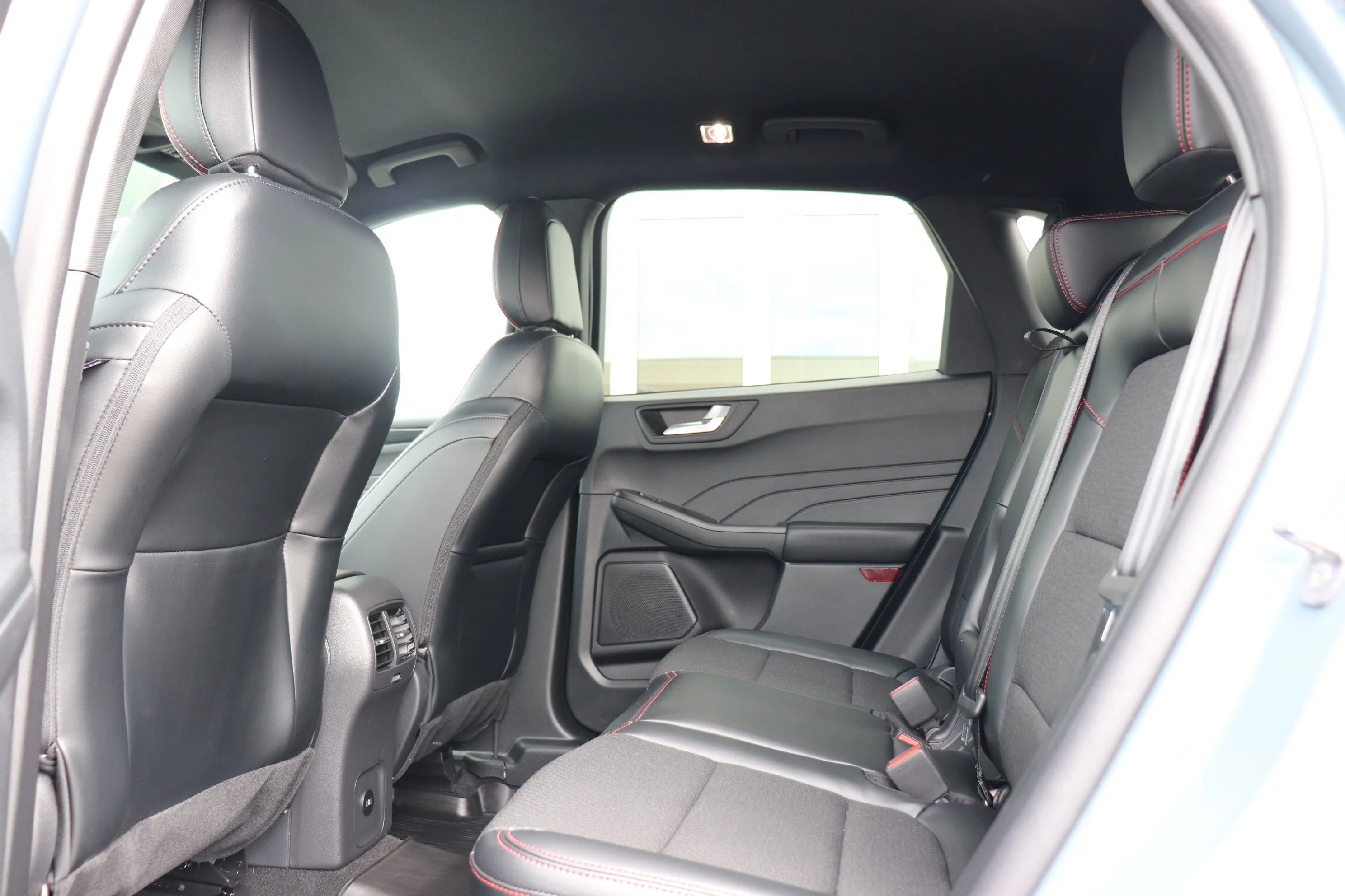 Used 2025  Ford ST-Line AWD image 13