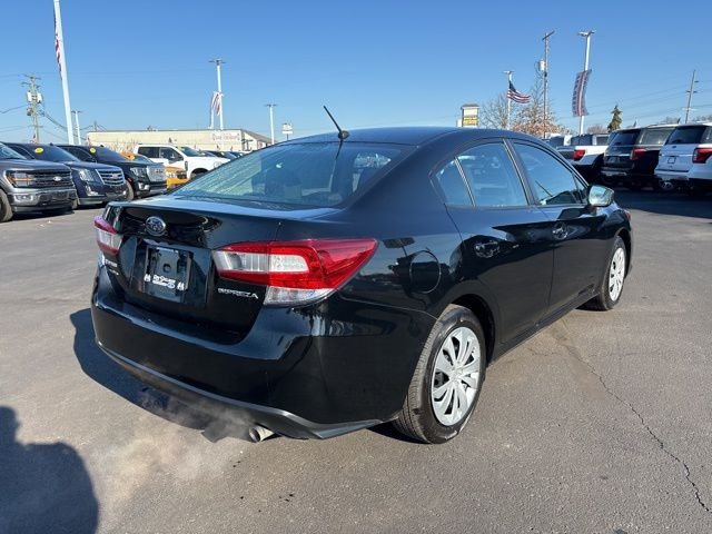 Used 2023 Black Subaru Base image 7