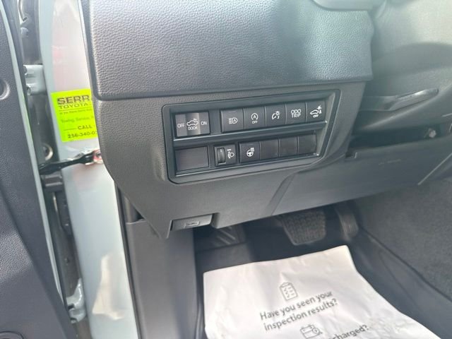 Used 2024  Toyota SR5 image 31