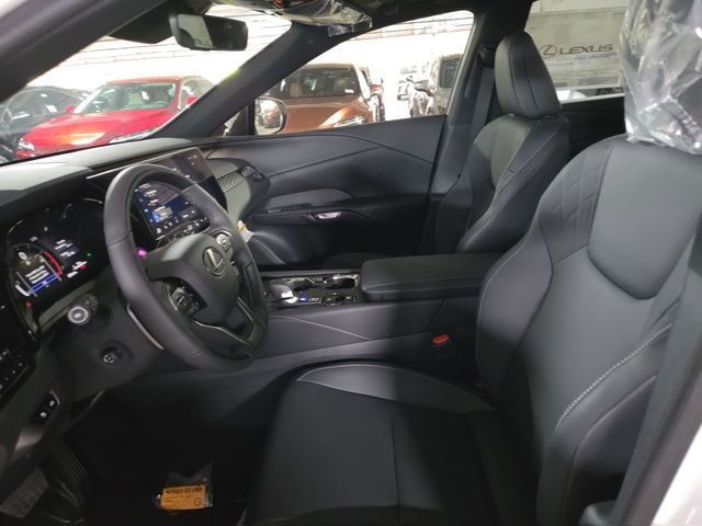 New 2026 Eminent White Pearl Lexus PREMIUM image 18
