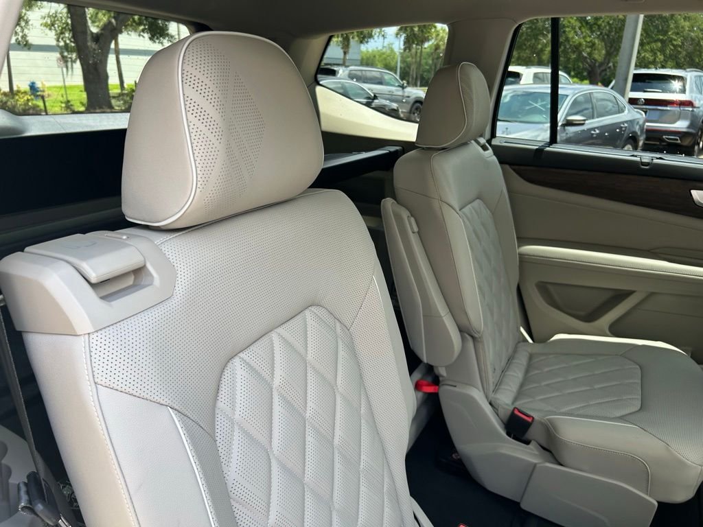 New 2026 White/off-white Volkswagen 2.0T SEL Premium R-Line image 44