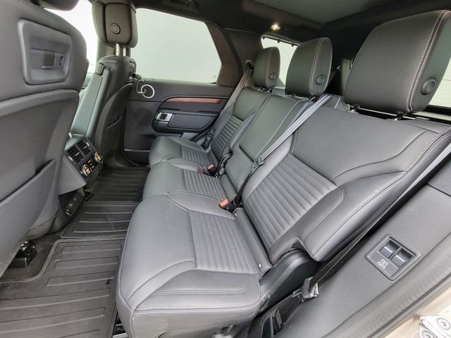 Used 2025 Bronze Land Rover Dynamic SE image 18
