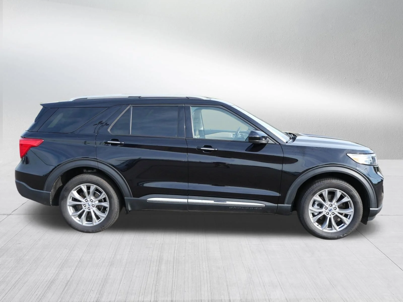 Used 2023 Agate Black Metallic Ford Limited image 8