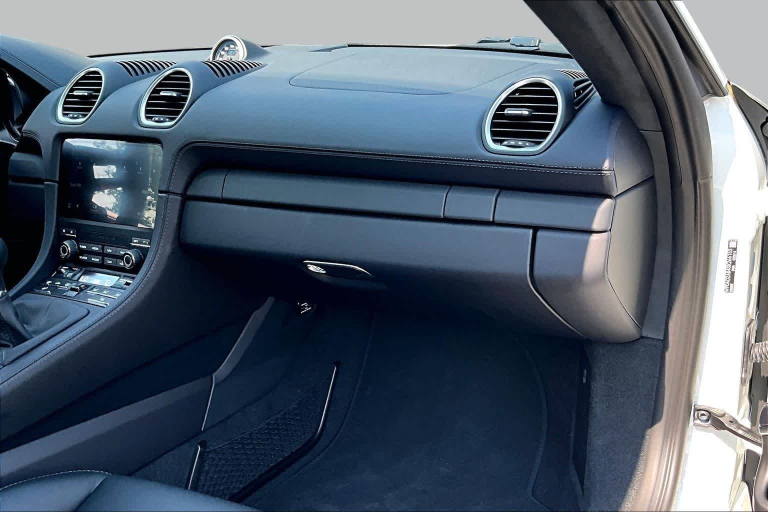 Used 2025 White Porsche GTS 4.0 image 19