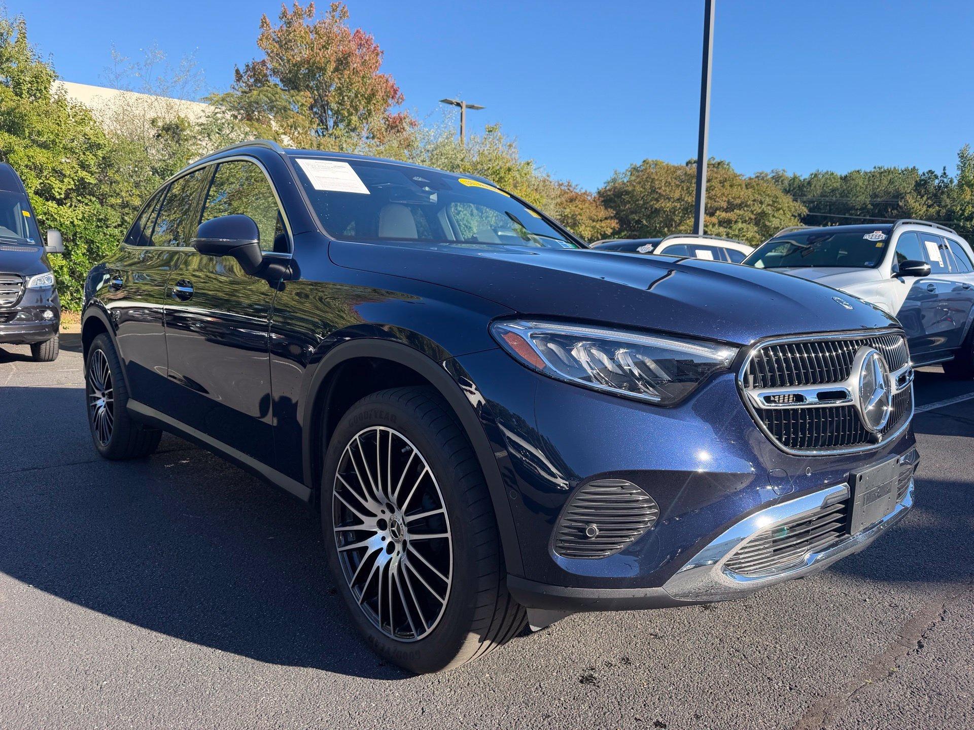 Used 2023 Blue Mercedes-Benz GLC 300 image 7