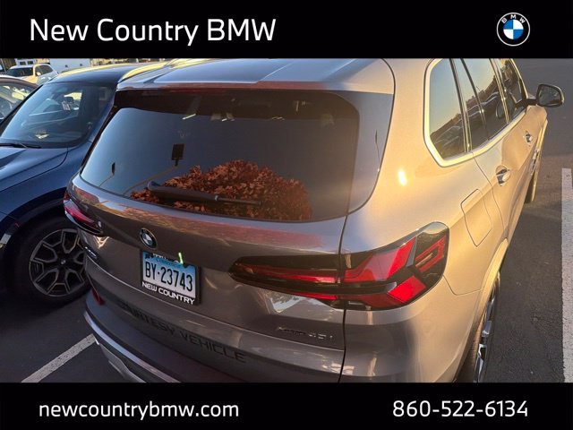Used 2026 Skyscraper Grey Metallic BMW xDrive40i image 5