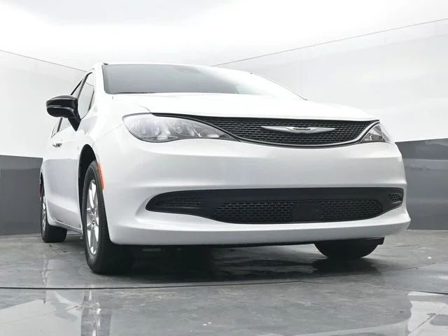 New 2027 Bright White Clear-Coat Exterior Paint Chrysler LX image 45