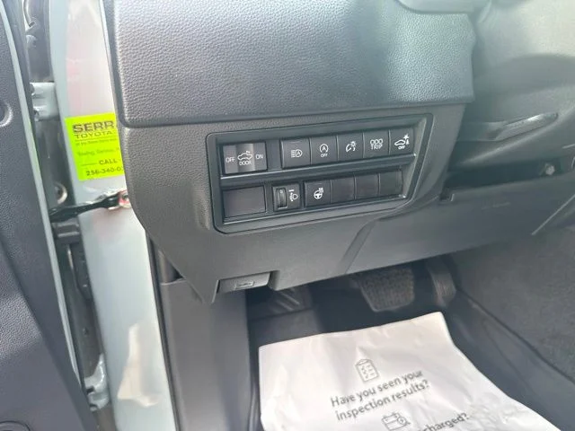 Used 2024  Toyota SR5 image 31