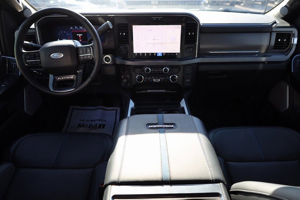 2025 Ford F-350 Super Duty Platinum - Photo 18