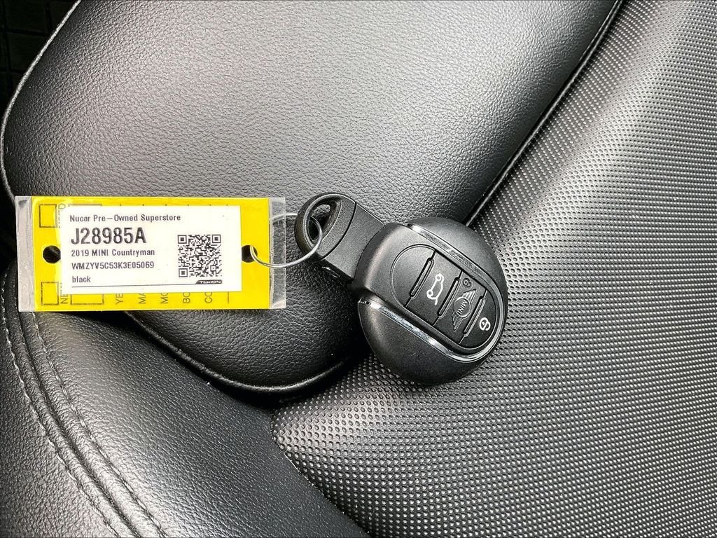 Used 2019 Midnight Black Metallic MINI  image 29