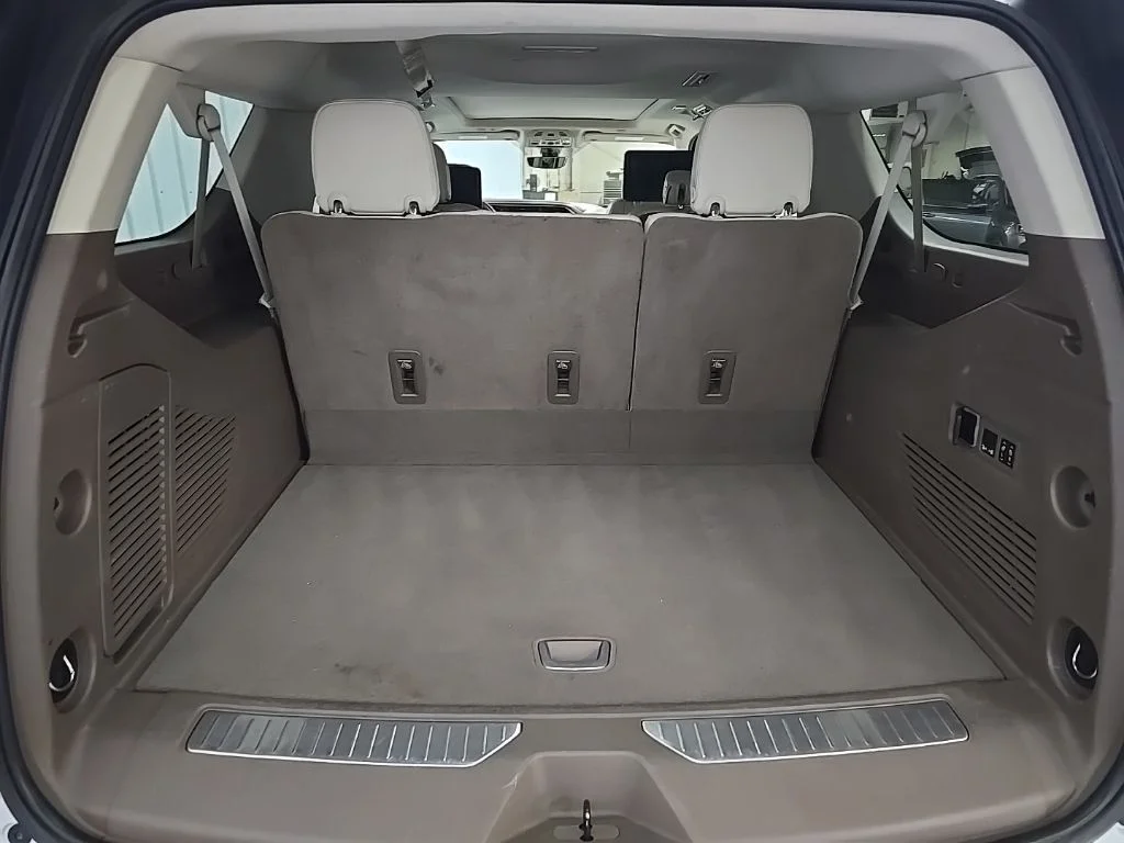 Used 2021 White GMC Denali image 12