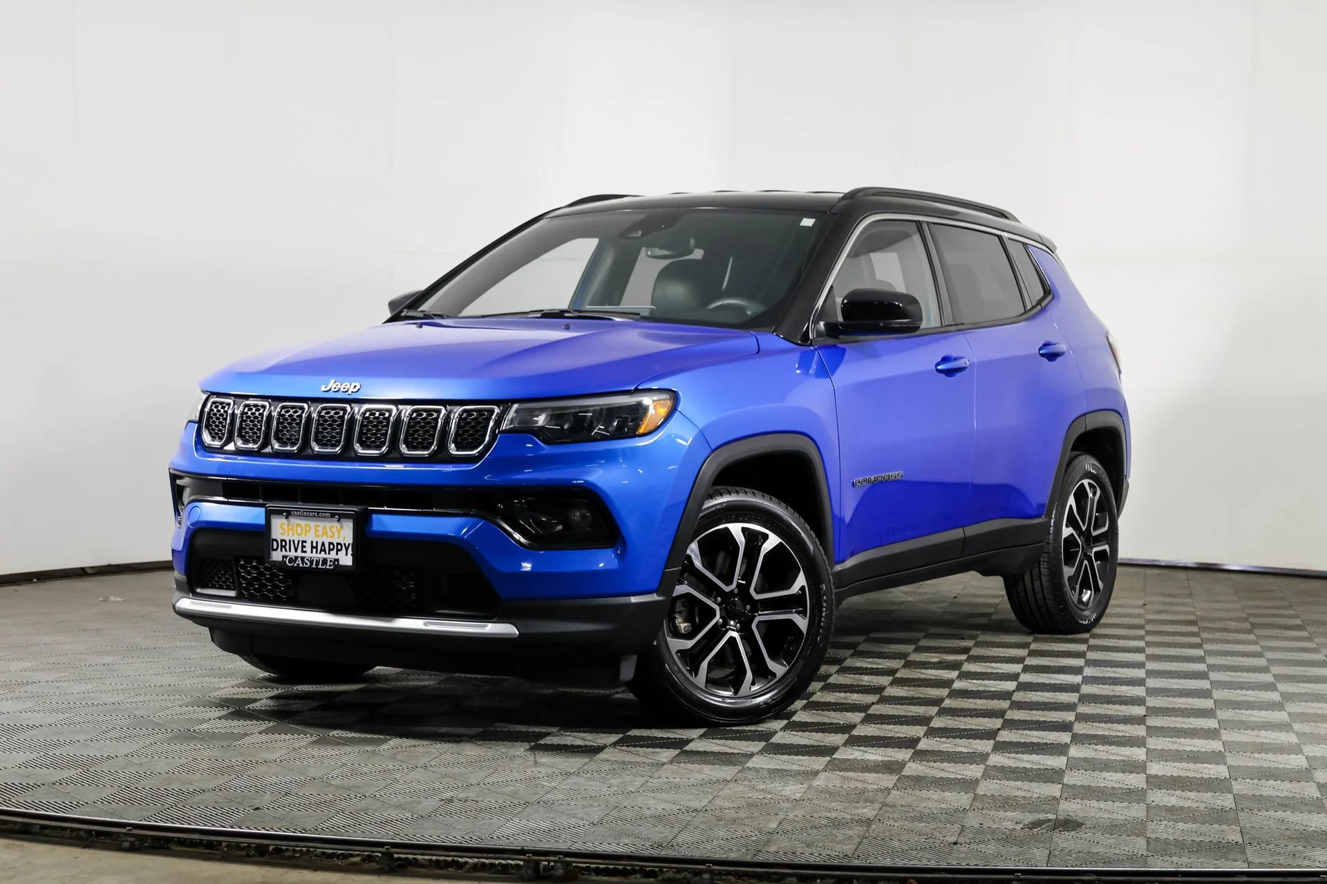 Used 2023 Blue Jeep Limited image 2