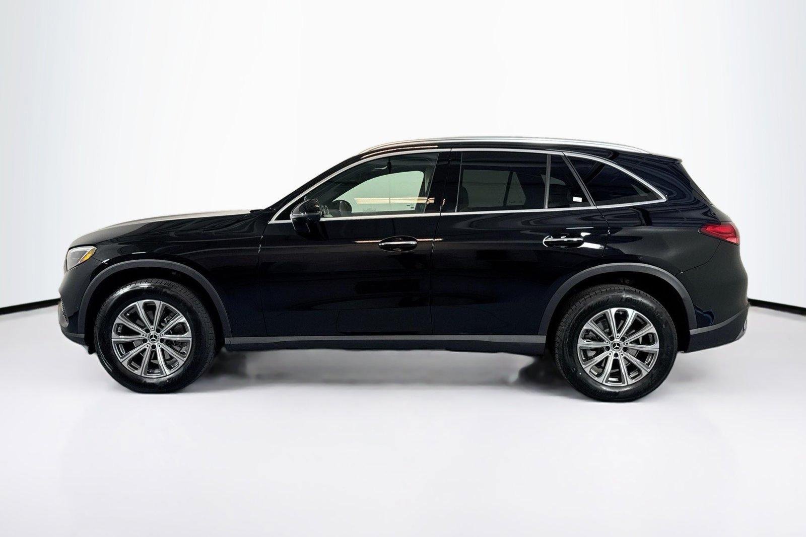 New 2026 Black Mercedes-Benz GLC 300 image 8
