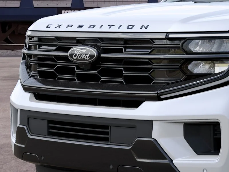 New 2027 Star White Metallic Tri-Coat Ford Platinum image 17