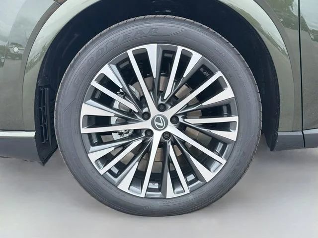 New 2026 Nori Green Pearl Lexus PREMIUM PLUS image 43