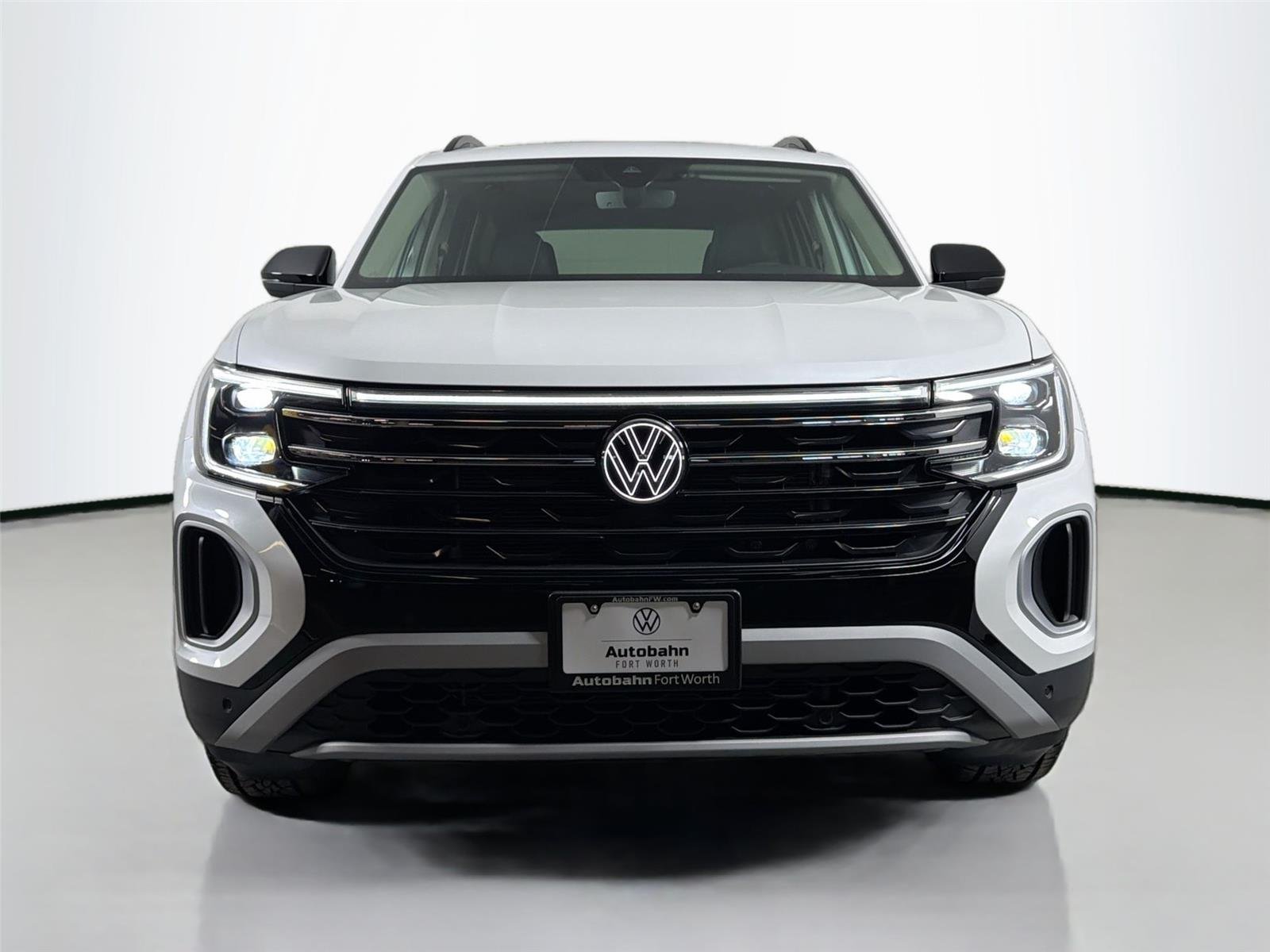 New 2026 Opal White Pearl Volkswagen 2.0T Peak Edition image 2
