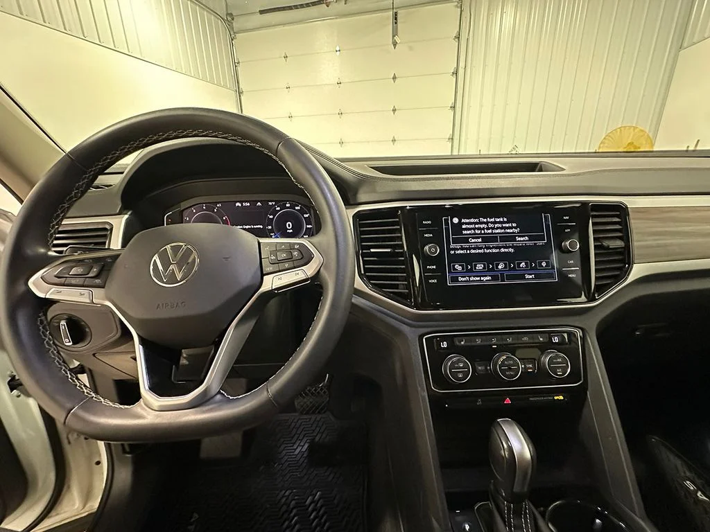 Used 2023  Volkswagen SEL image 42