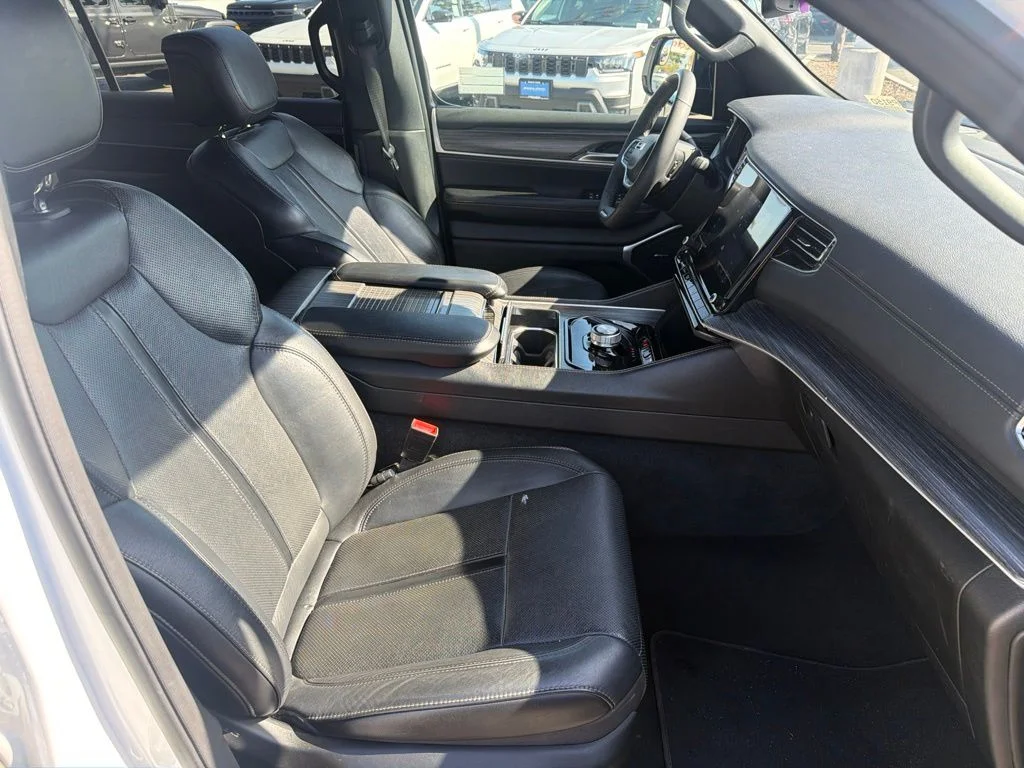 Used 2024 White Jeep Series II image 11