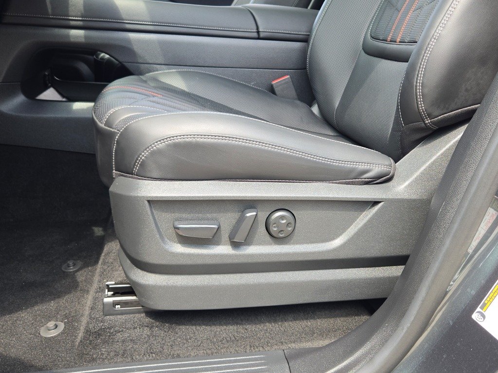 Used 2026 White Nissan PRO-4X image 24