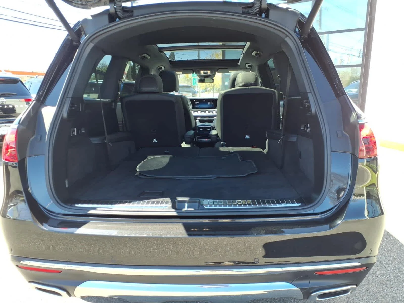 Used 2025 Obsidian Black Metallic Mercedes-Benz GLS 450 image 17