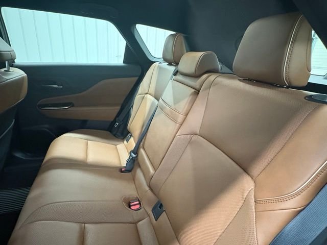 Used 2025 White Toyota XLE image 10