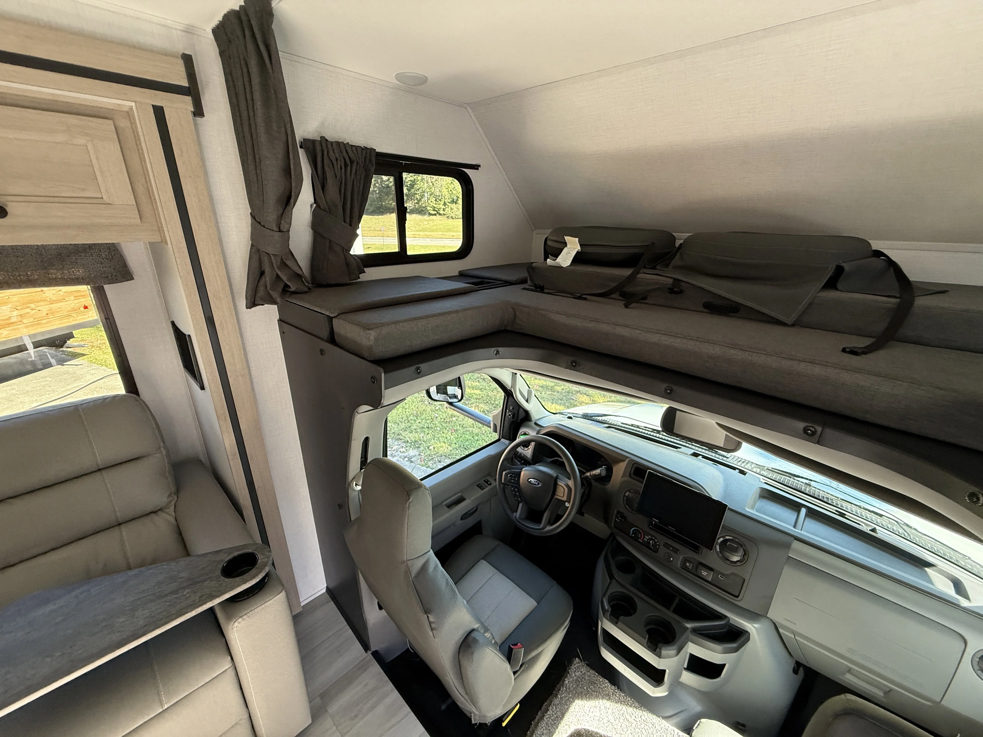 2026 Ford E-Series Cutaway Base - Photo 30