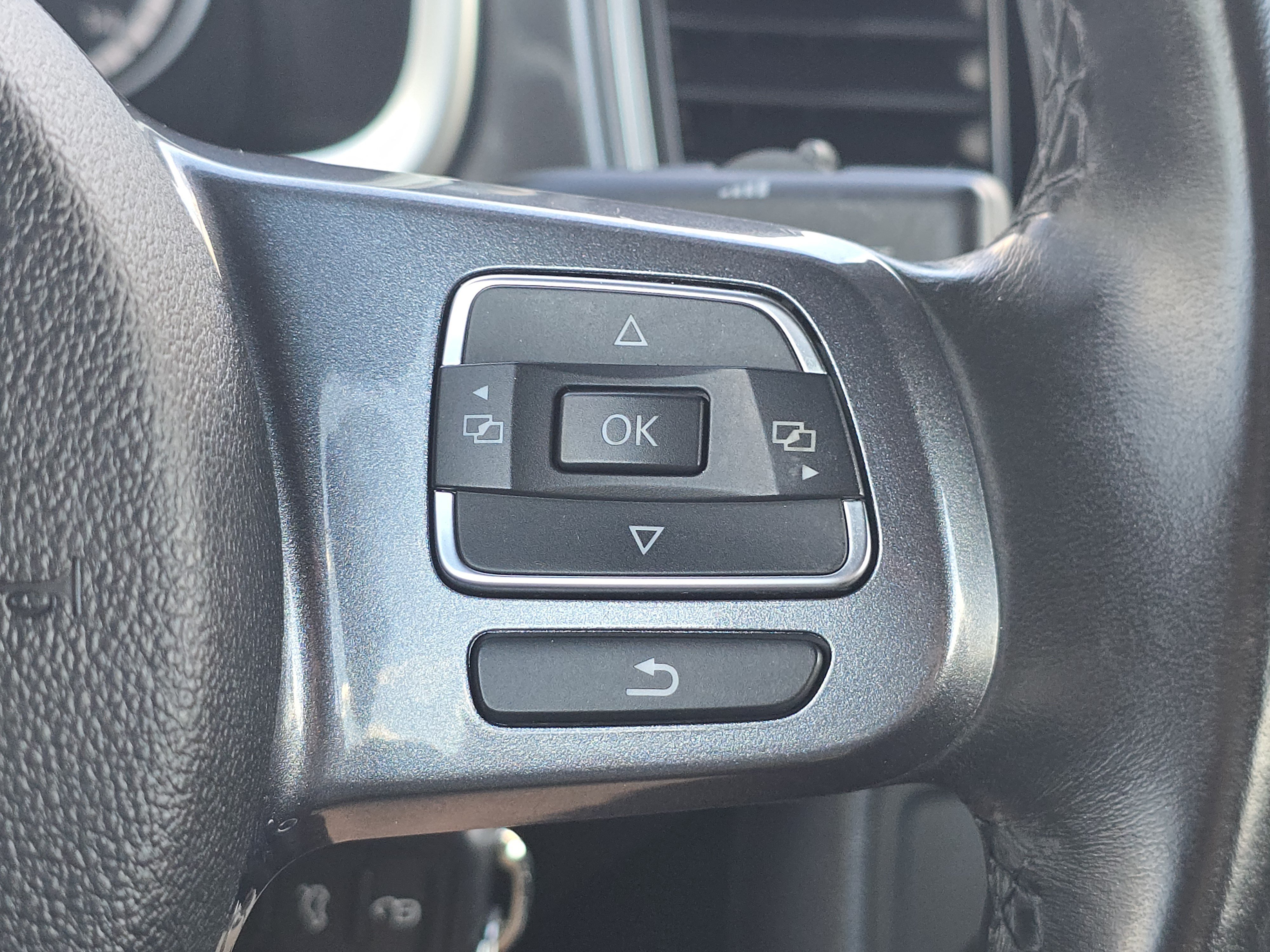 Used 2014 Gray Volkswagen 1.8T image 28