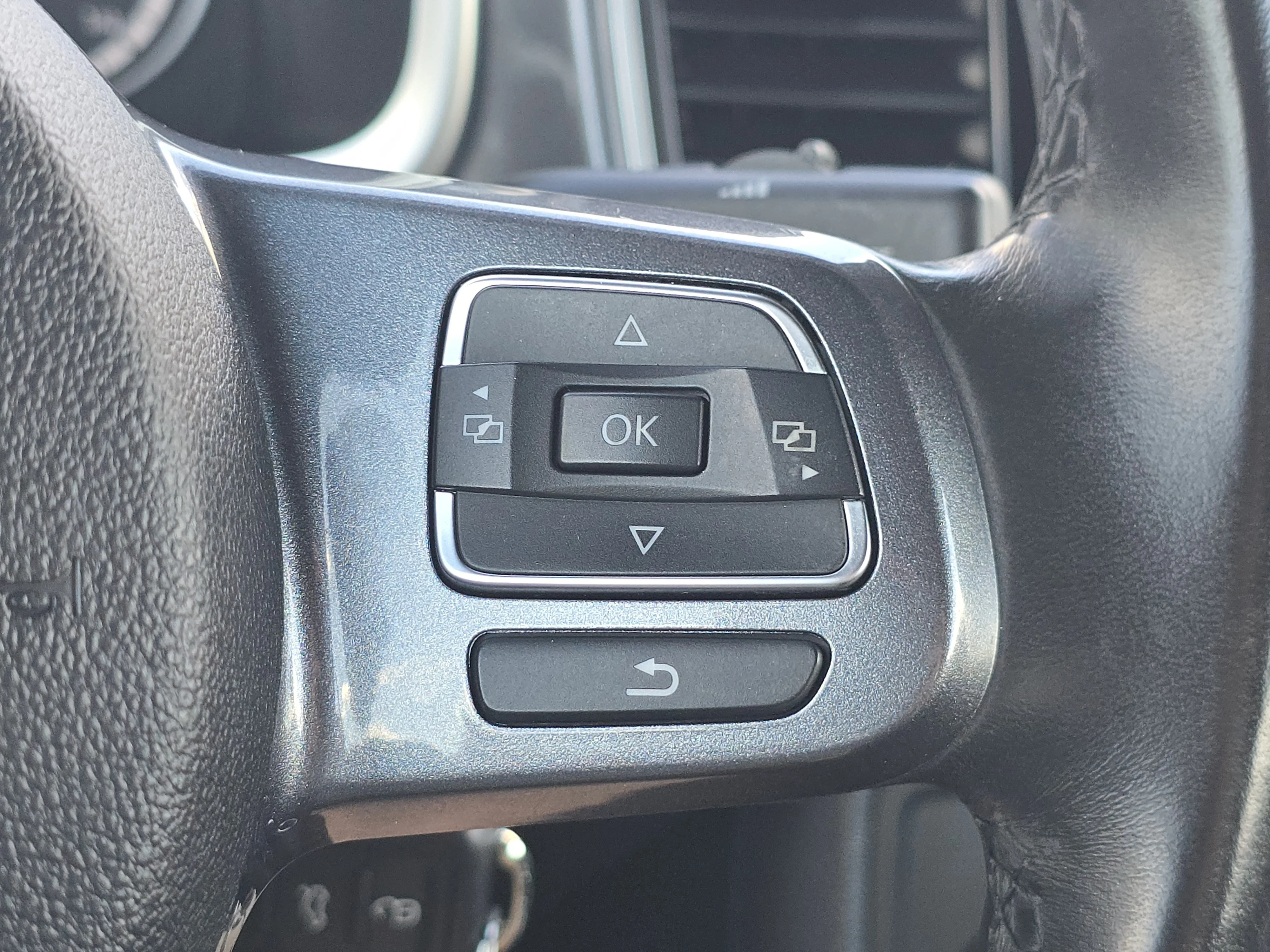 Used 2014 Gray Volkswagen 1.8T image 28
