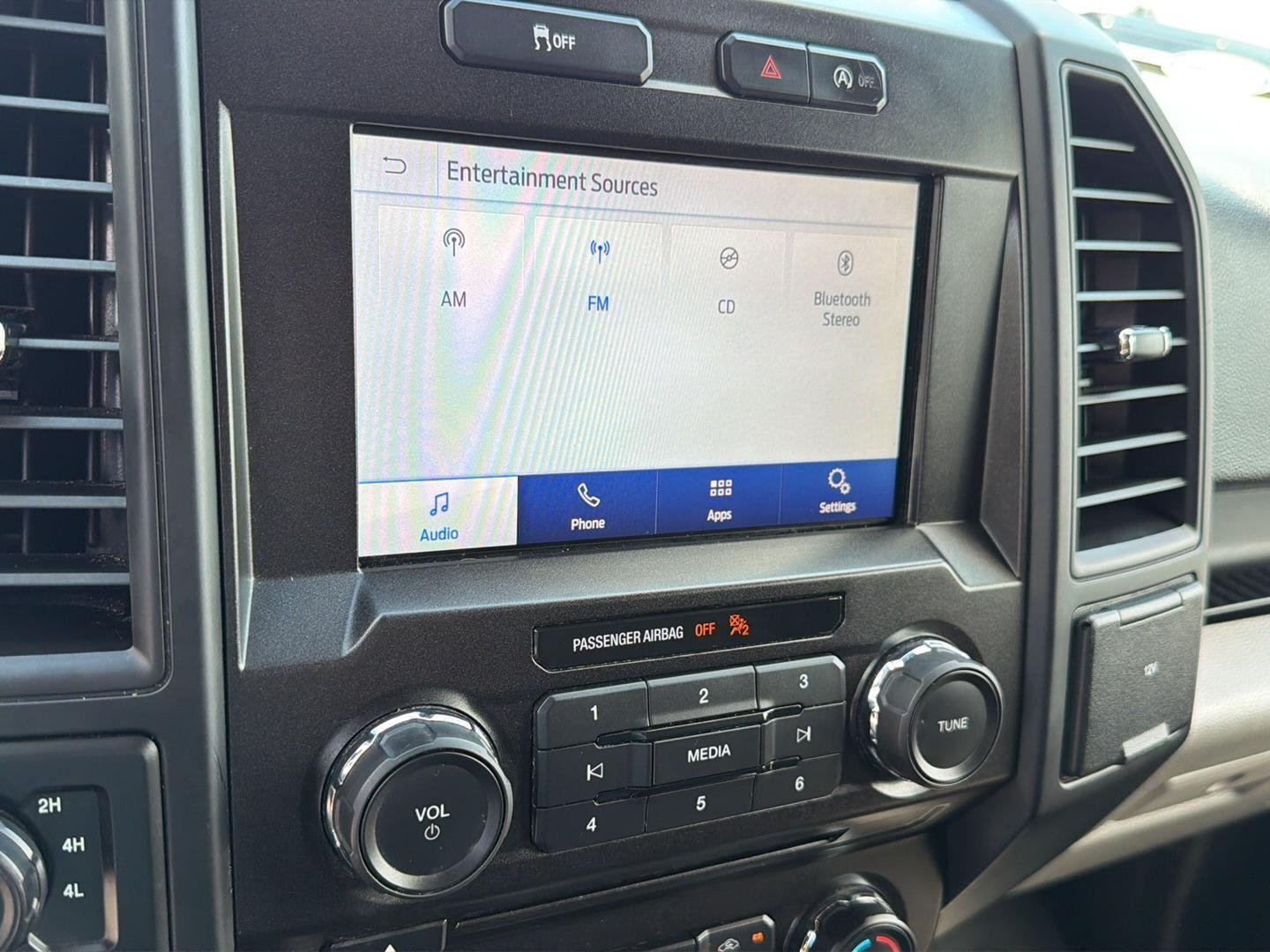 Used 2018 Oxford White Ford XL image 23
