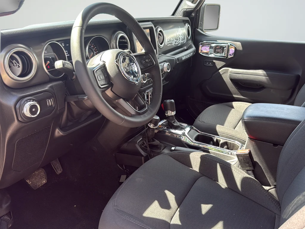 Used 2023 Black Jeep High Tide image 22