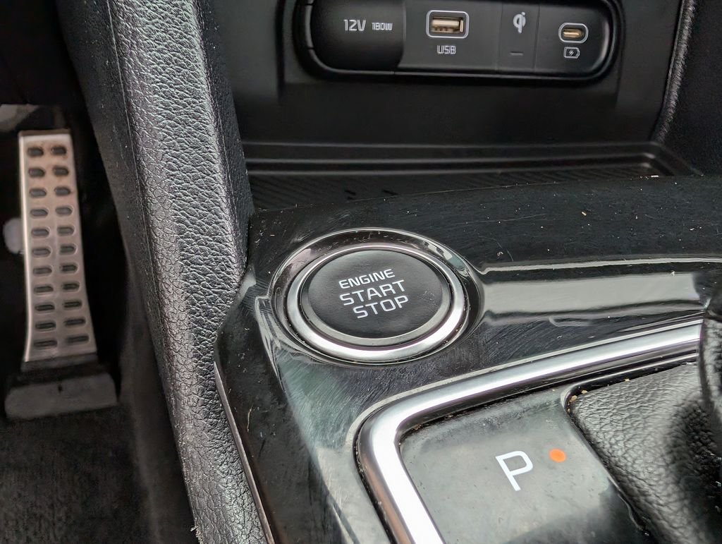 Used 2023 White Kia X-Pro Prestige image 33