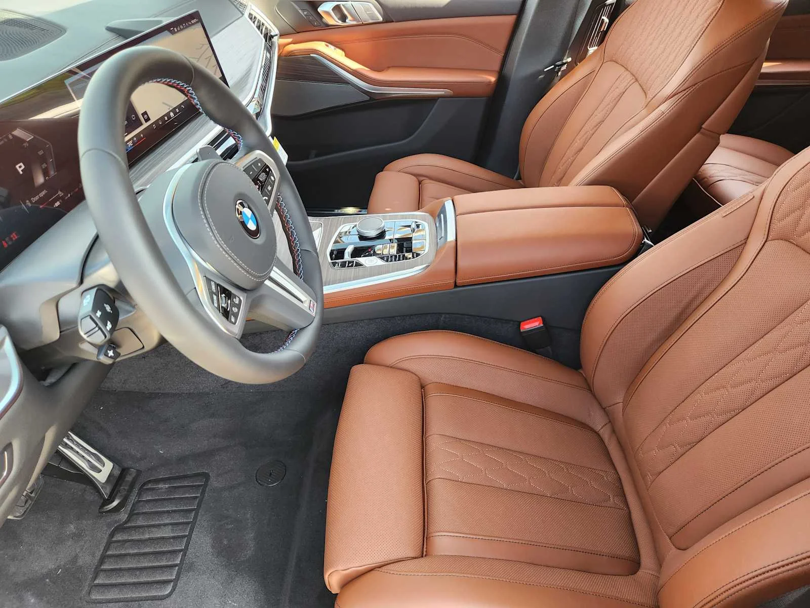 New 2027 Black Sapphire Metallic BMW M60i image 4