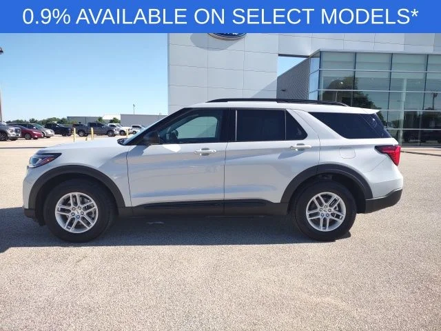 New 2026 Space White Metallic Ford Active image 2