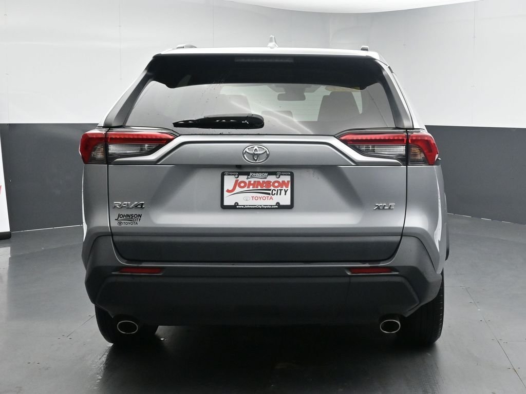 2023 Toyota RAV4 XLE - Photo 8