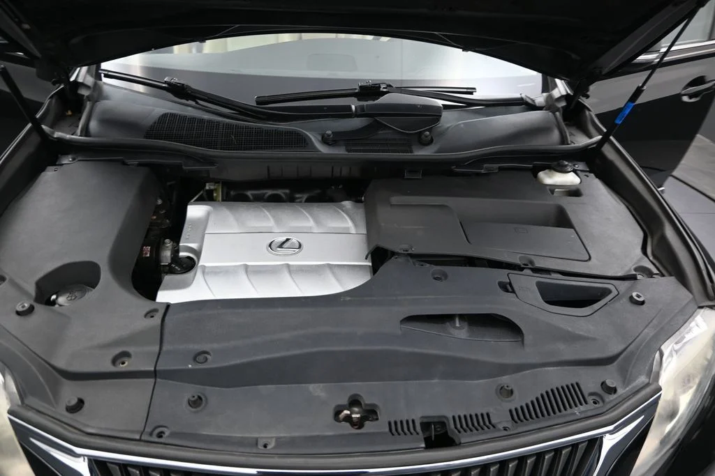 Used 2010  Lexus 350 image 12