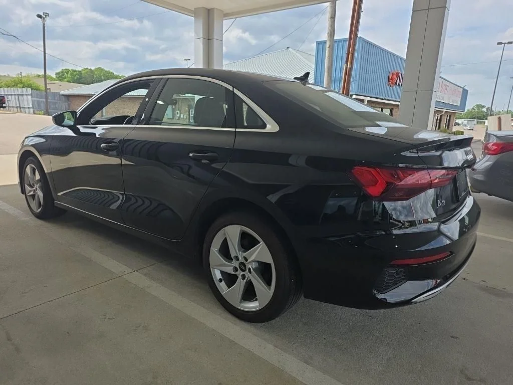 Used 2024  Audi 40 Premium image 3