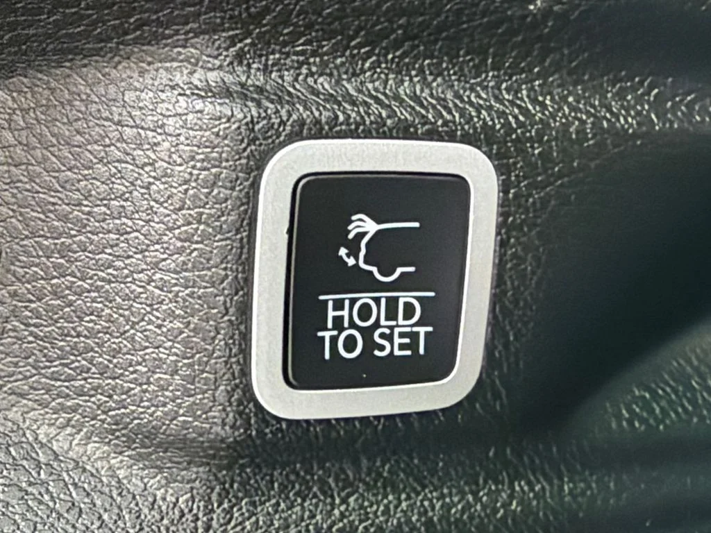 Used 2022 Gray Jeep Limited image 19