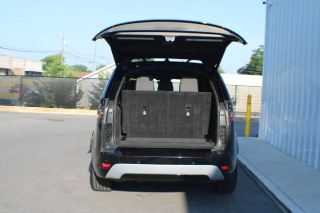 Used 2024 Black Land Rover Metropolitan Edition image 16