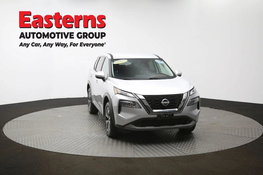 Used 2022 Silver Nissan SV image 52