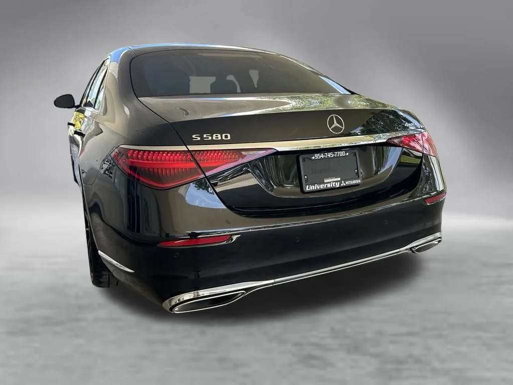 Used 2023 Silver Mercedes-Benz S 580 image 4