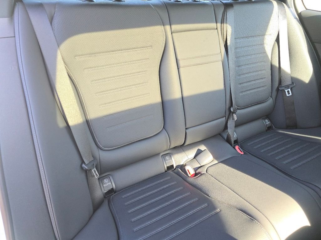 New 2026 Polar White Mercedes-Benz C 300 image 22
