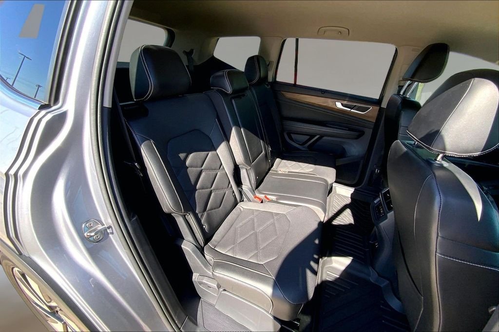 Used 2024 Silver Mist Metallic Volkswagen 2.0T SE w/Technology image 25