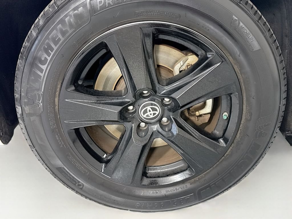 Used 2021 Blizzard Pearl Toyota LE image 33