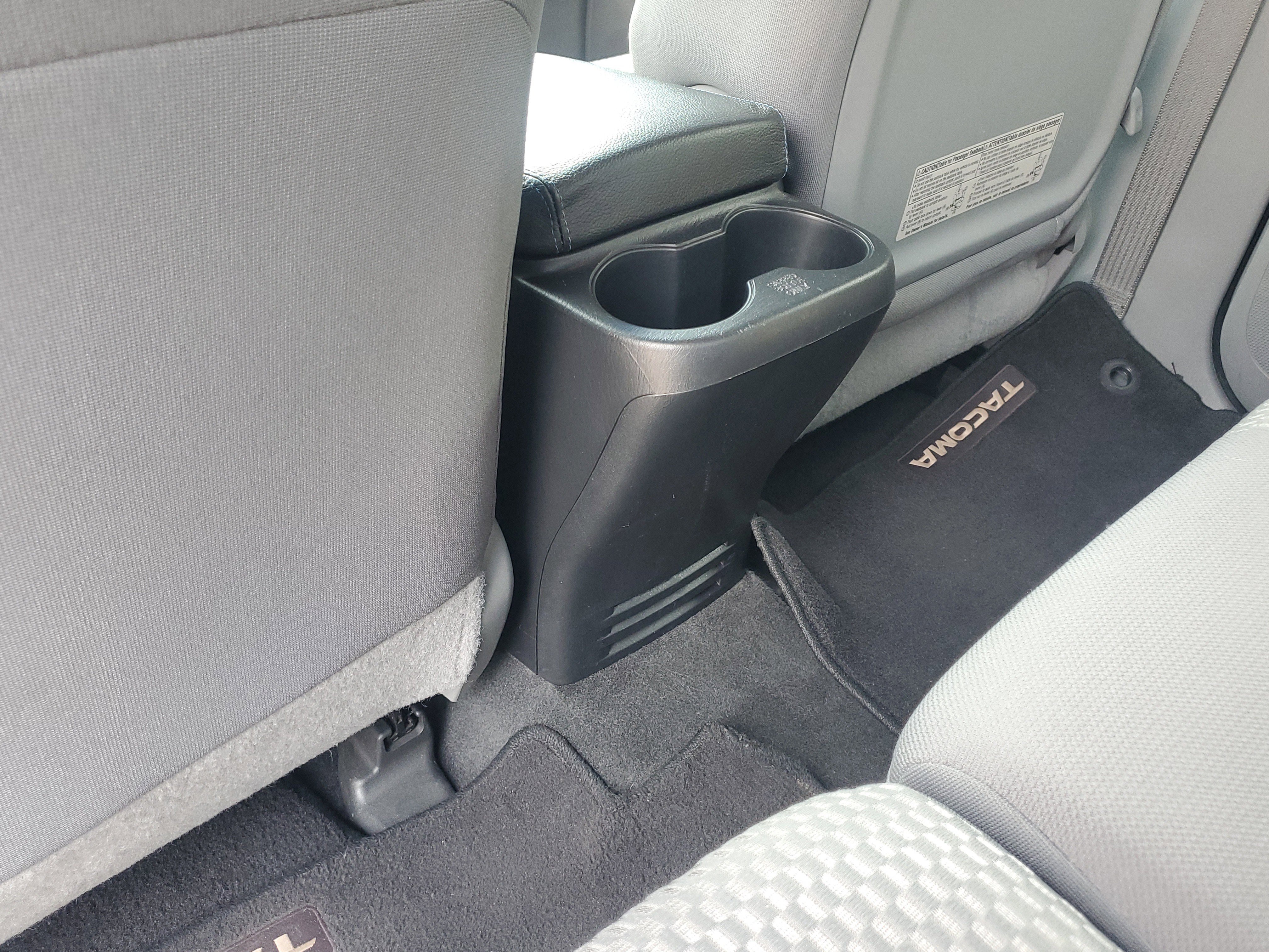 Used 2015 Pyrite Mica Toyota Base image 10