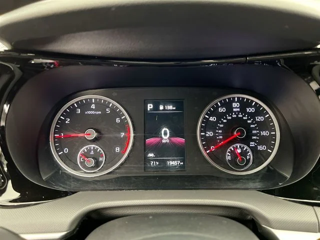 Used 2023 White Kia GT-Line image 3