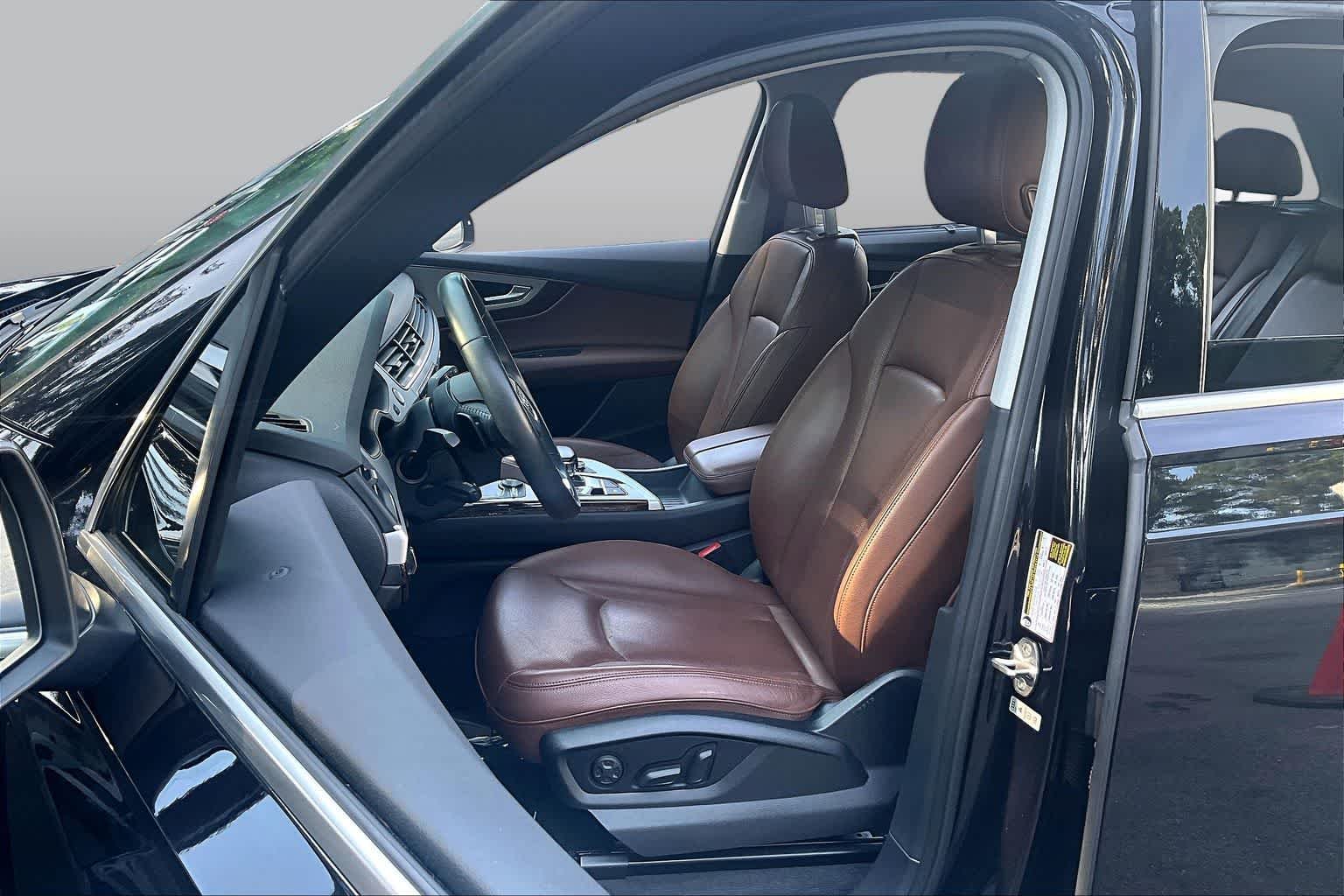 Used 2019 Orca Black Metallic Audi SE Premium Plus image 8