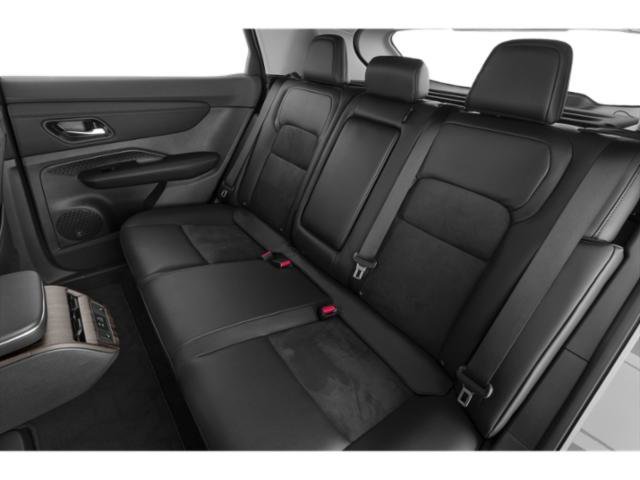Used 2024 Everest White Pearl Tricoat/Black Diamond Pearl Nissan ENGAGE image 16